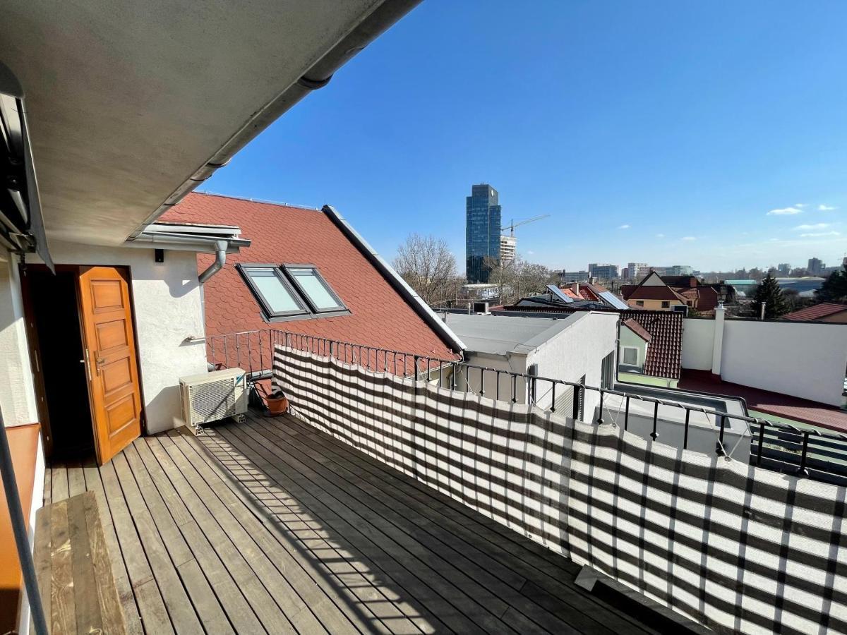 Beautiful And Romantic Penthouse With Two Terraces Bratislava Eksteriør billede