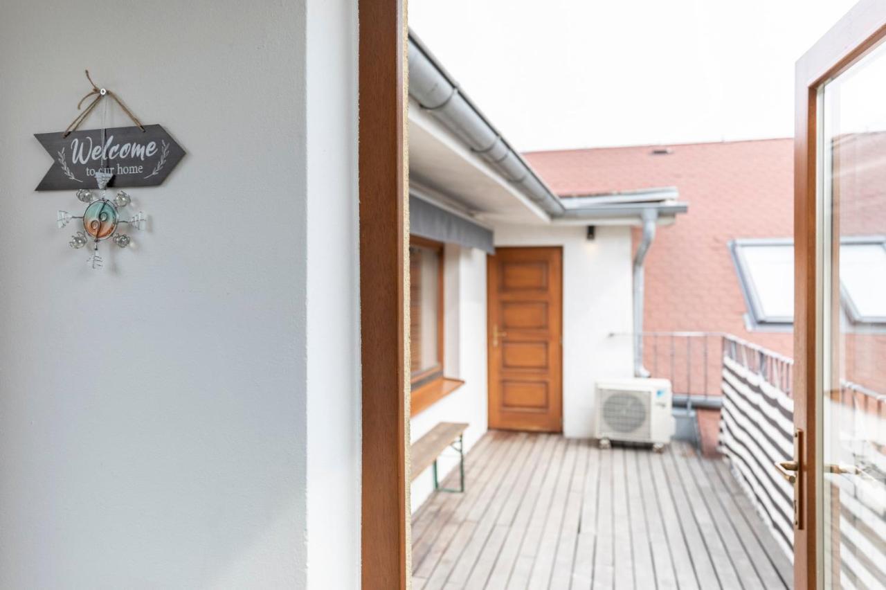 Beautiful And Romantic Penthouse With Two Terraces Bratislava Eksteriør billede